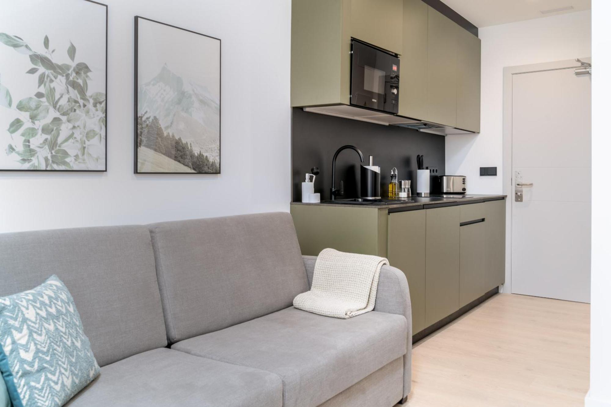 Limehome Apartment *